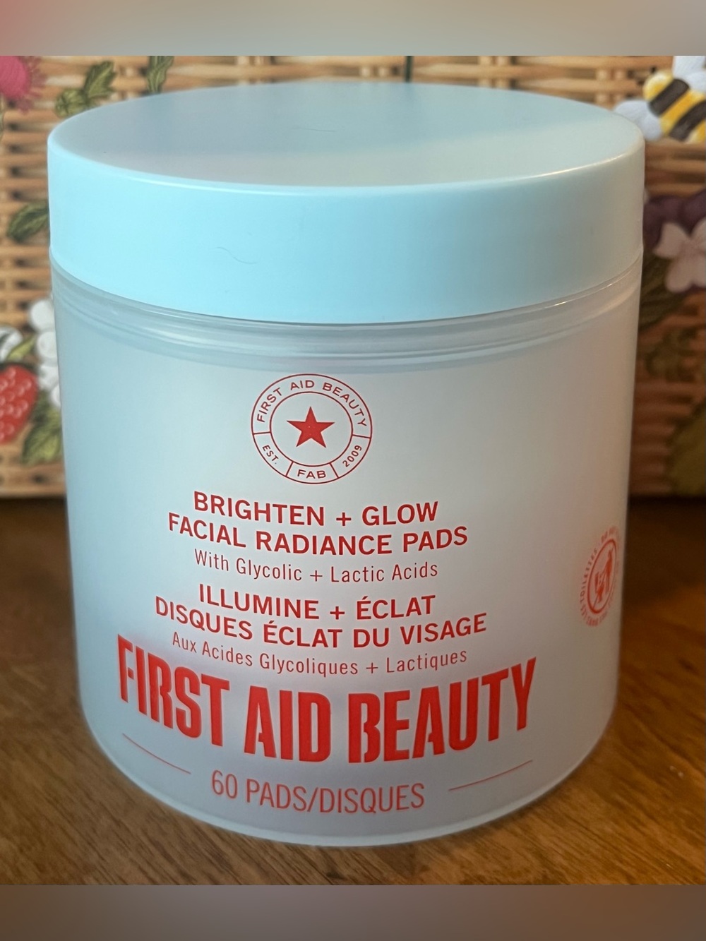 First Aid Beauty Brighten + Glow Facial Radiance Pads — NEW